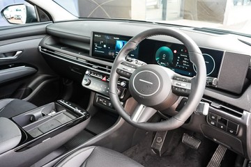 https://vehicle-cdn.autoleague.cloud/15443_620263671_13.jpg