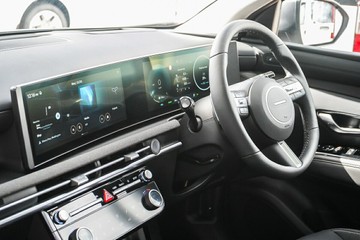 https://vehicle-cdn.autoleague.cloud/15443_620263671_24.jpg