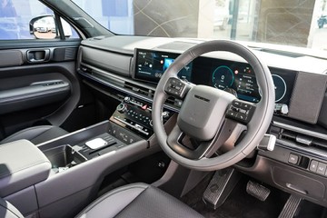 https://vehicle-cdn.autoleague.cloud/15443_620263766_14.jpg