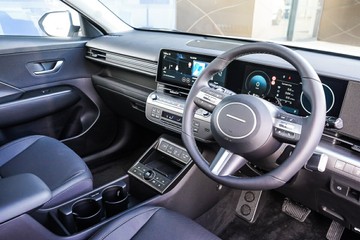 https://vehicle-cdn.autoleague.cloud/15443_620263813_12.jpg