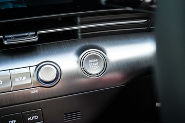 https://vehicle-cdn.autoleague.cloud/15443_620263813_21.jpg
