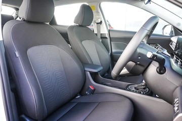 https://vehicle-cdn.autoleague.cloud/15443_620263827_13.jpg
