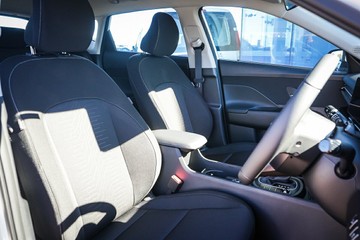 https://vehicle-cdn.autoleague.cloud/15443_620263828_13.jpg