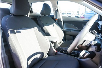 https://vehicle-cdn.autoleague.cloud/15443_620264103_14.jpg