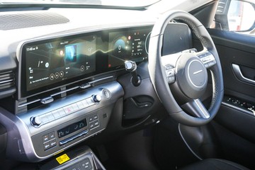 https://vehicle-cdn.autoleague.cloud/15443_620264103_22.jpg