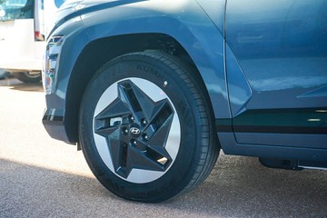 https://vehicle-cdn.autoleague.cloud/15443_620264103_5.jpg