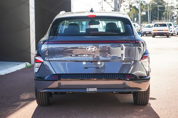 https://vehicle-cdn.autoleague.cloud/15443_620264103_7.jpg