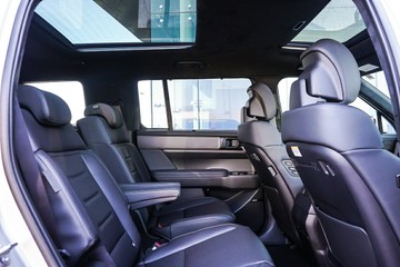 https://vehicle-cdn.autoleague.cloud/15443_620264215_12.jpg