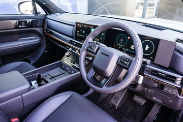 https://vehicle-cdn.autoleague.cloud/15443_620264215_14.jpg