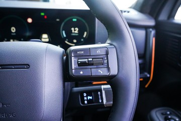 https://vehicle-cdn.autoleague.cloud/15443_620264215_18.jpg