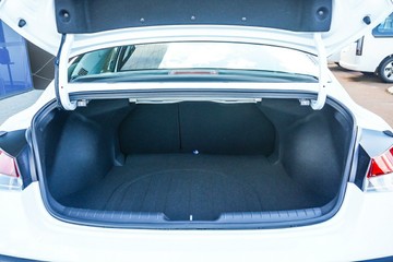 https://vehicle-cdn.autoleague.cloud/15443_620264236_11.jpg