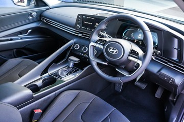 https://vehicle-cdn.autoleague.cloud/15443_620264236_13.jpg