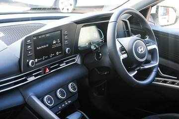 https://vehicle-cdn.autoleague.cloud/15443_620264236_21.jpg