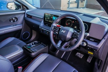 https://vehicle-cdn.autoleague.cloud/15443_620264376_12.jpg