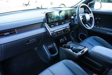 https://vehicle-cdn.autoleague.cloud/15443_620264376_22.jpg