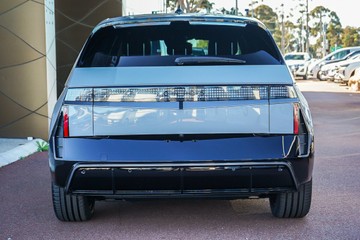 https://vehicle-cdn.autoleague.cloud/15443_620264376_7.jpg