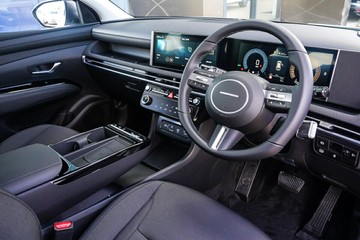 https://vehicle-cdn.autoleague.cloud/15443_620264514_13.jpg