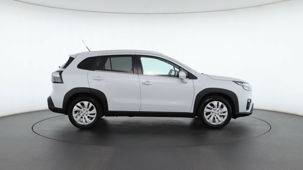 Suzuki S-cross image 2