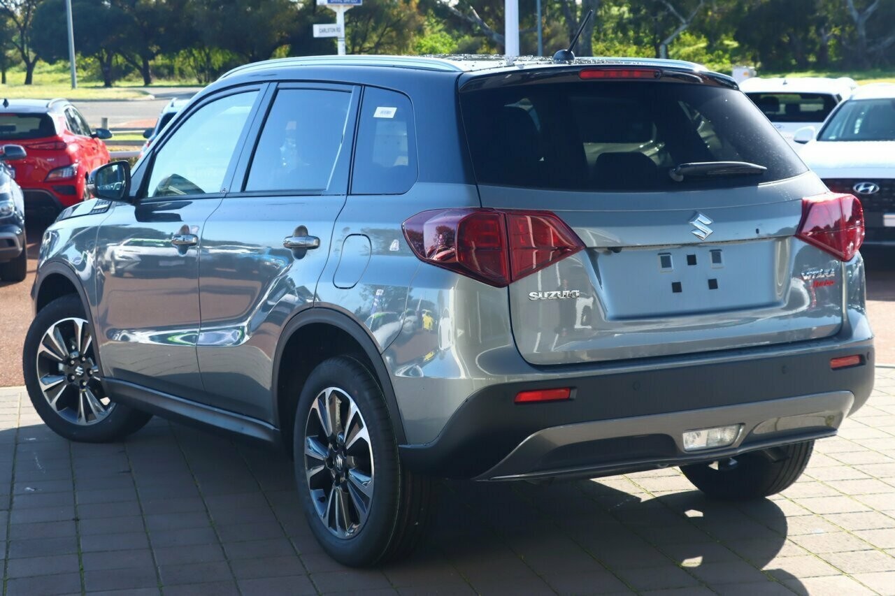 Suzuki Vitara image 3