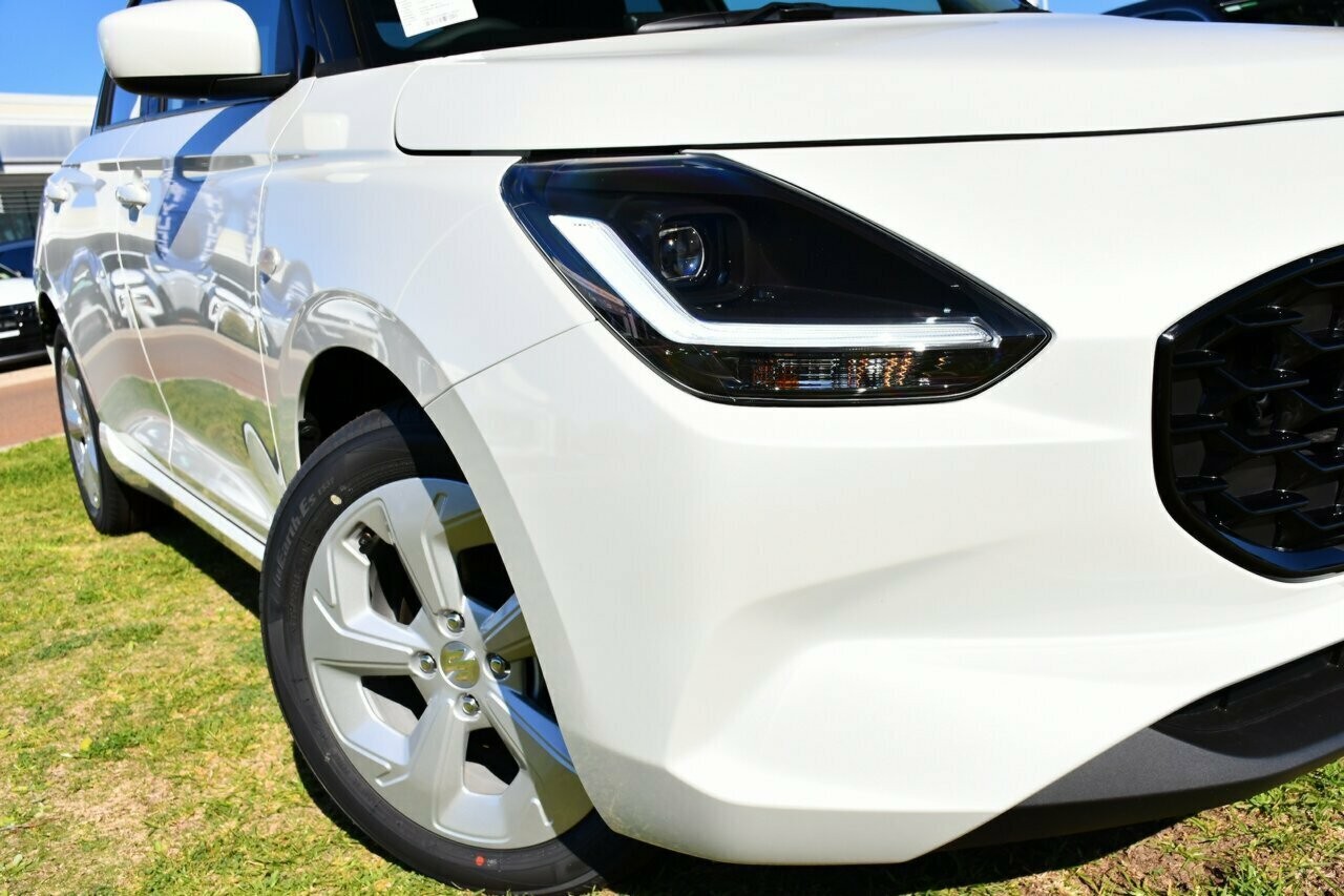 Suzuki Swift image 2