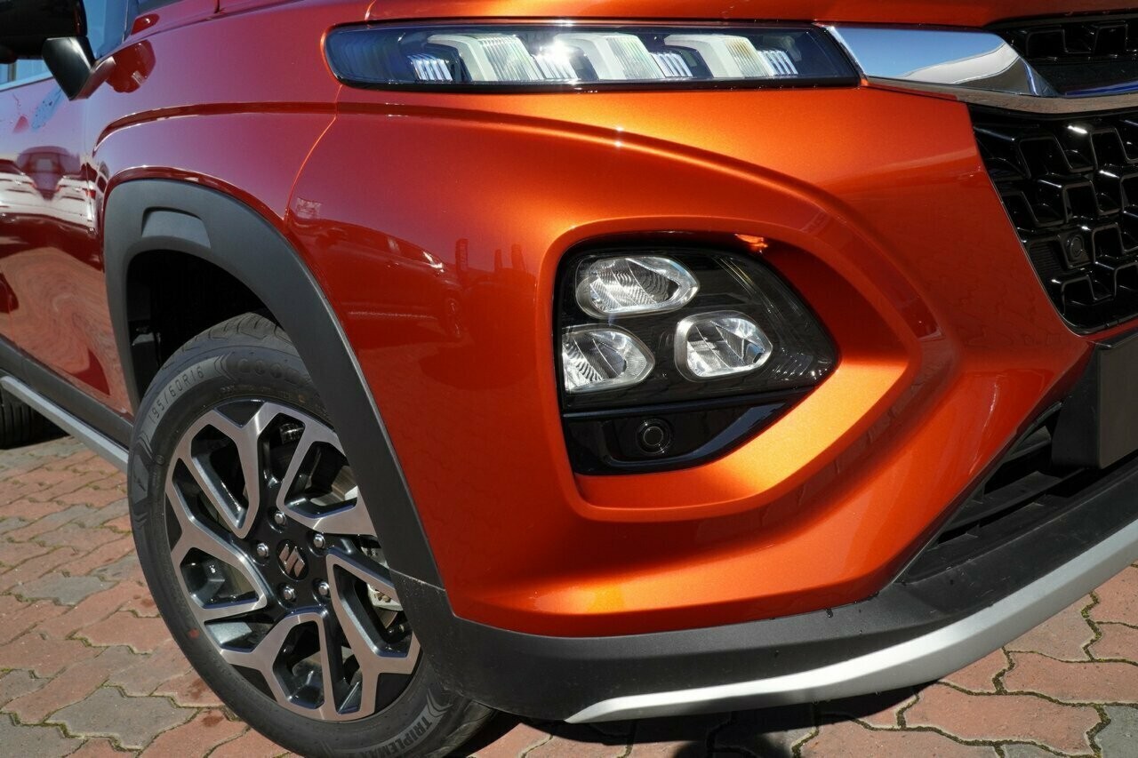 Suzuki Fronx image 2