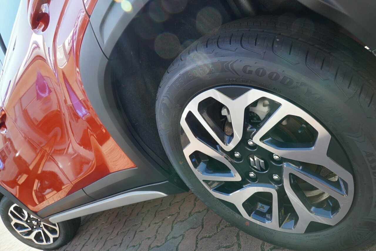 Suzuki Fronx image 4