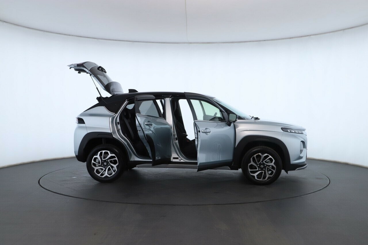 Suzuki Fronx image 2