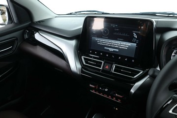 https://vehicle-cdn.autoleague.cloud/15456_4389889_22.jpg