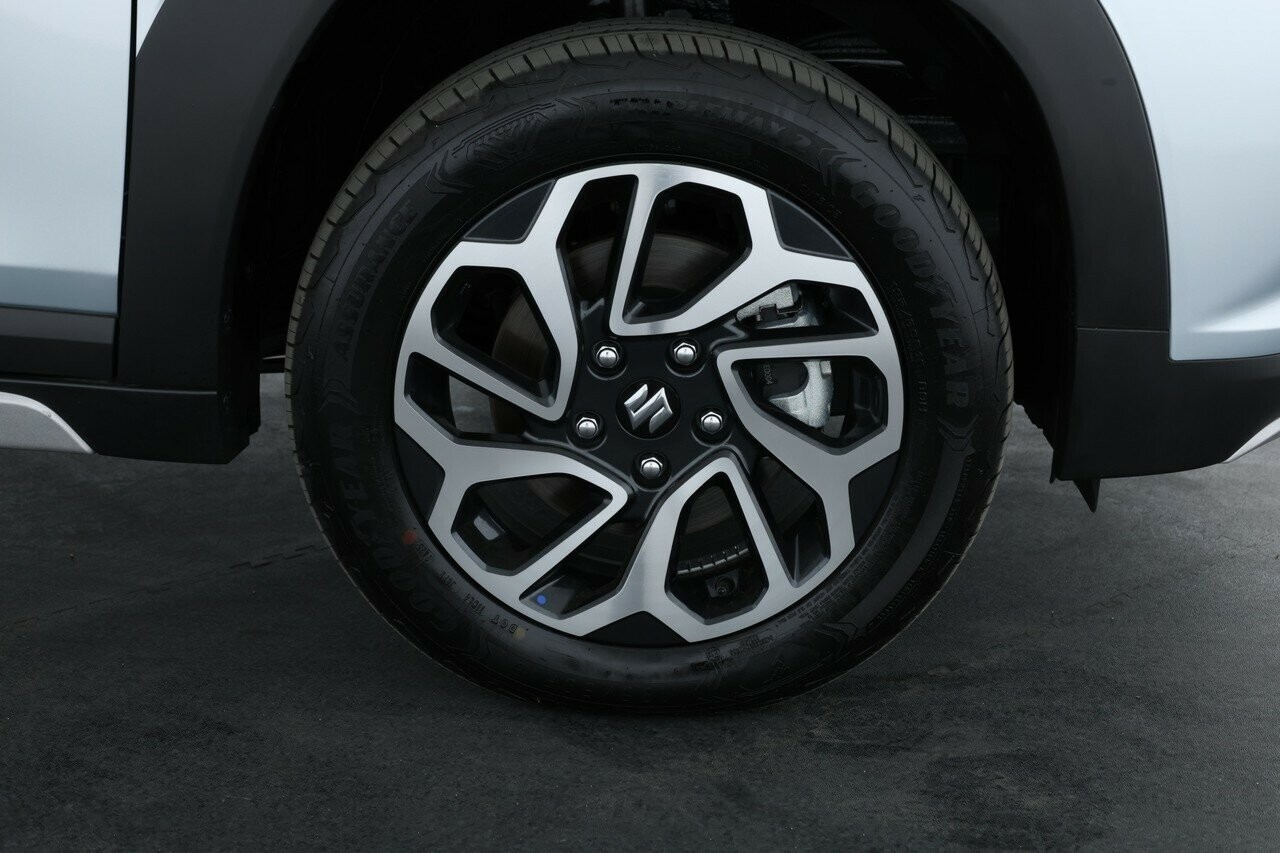 Suzuki Fronx image 4