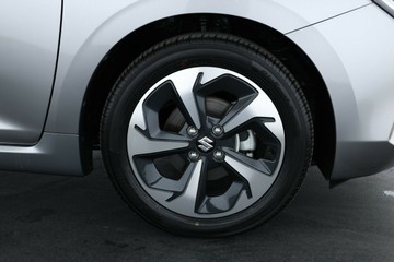 https://vehicle-cdn.autoleague.cloud/15456_4389987_4.jpg