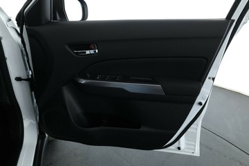 https://vehicle-cdn.autoleague.cloud/15456_4391926_17.jpg