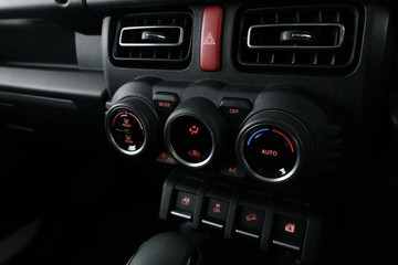 https://vehicle-cdn.autoleague.cloud/15456_4392628_23.jpg