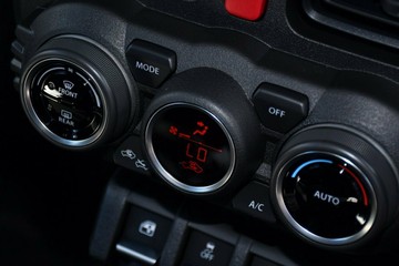 https://vehicle-cdn.autoleague.cloud/15456_4393339_14.jpg