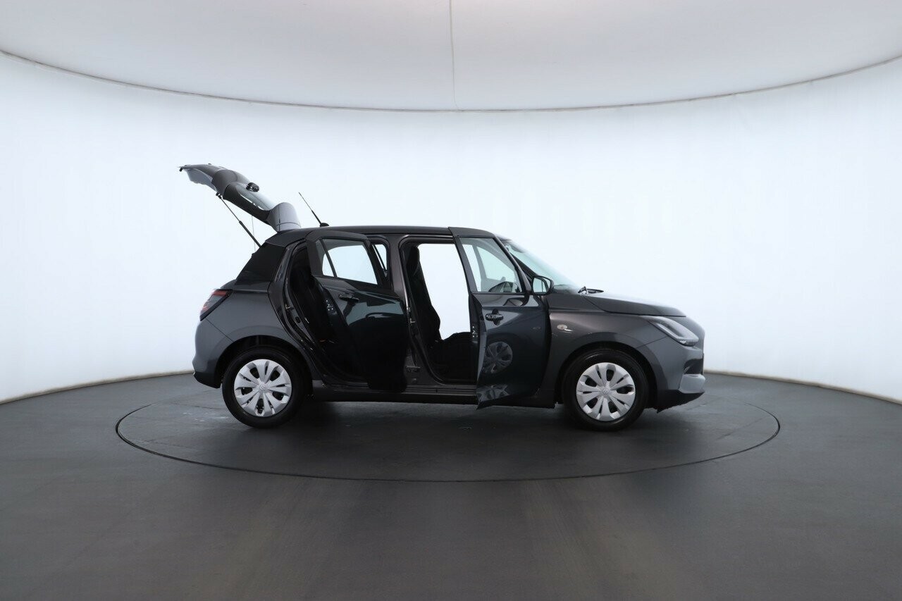 Suzuki Swift image 2
