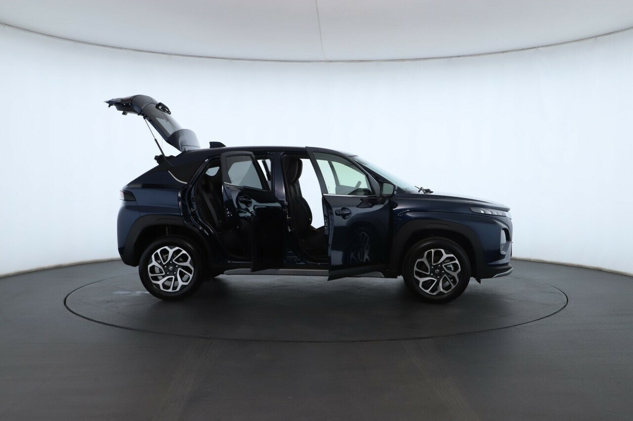 Suzuki Fronx image 2