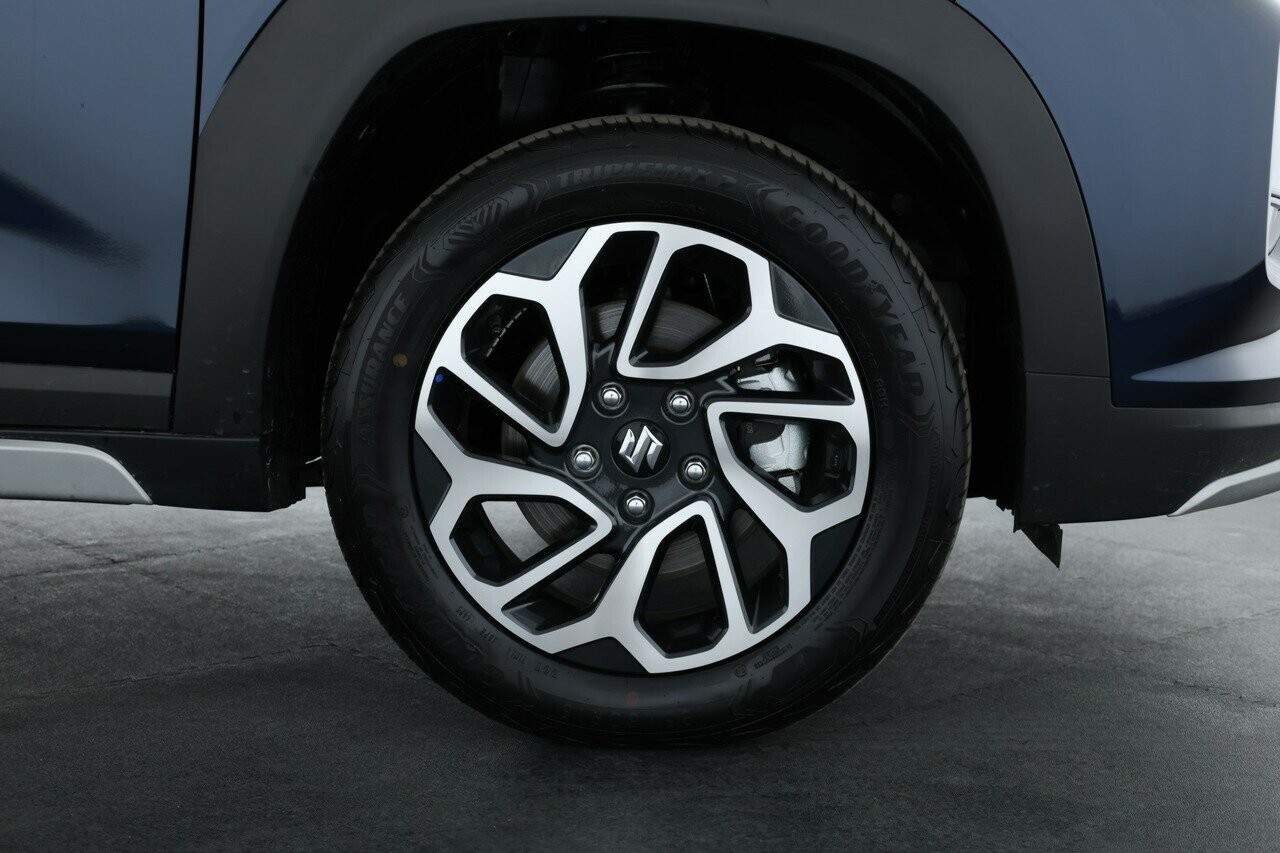 Suzuki Fronx image 4