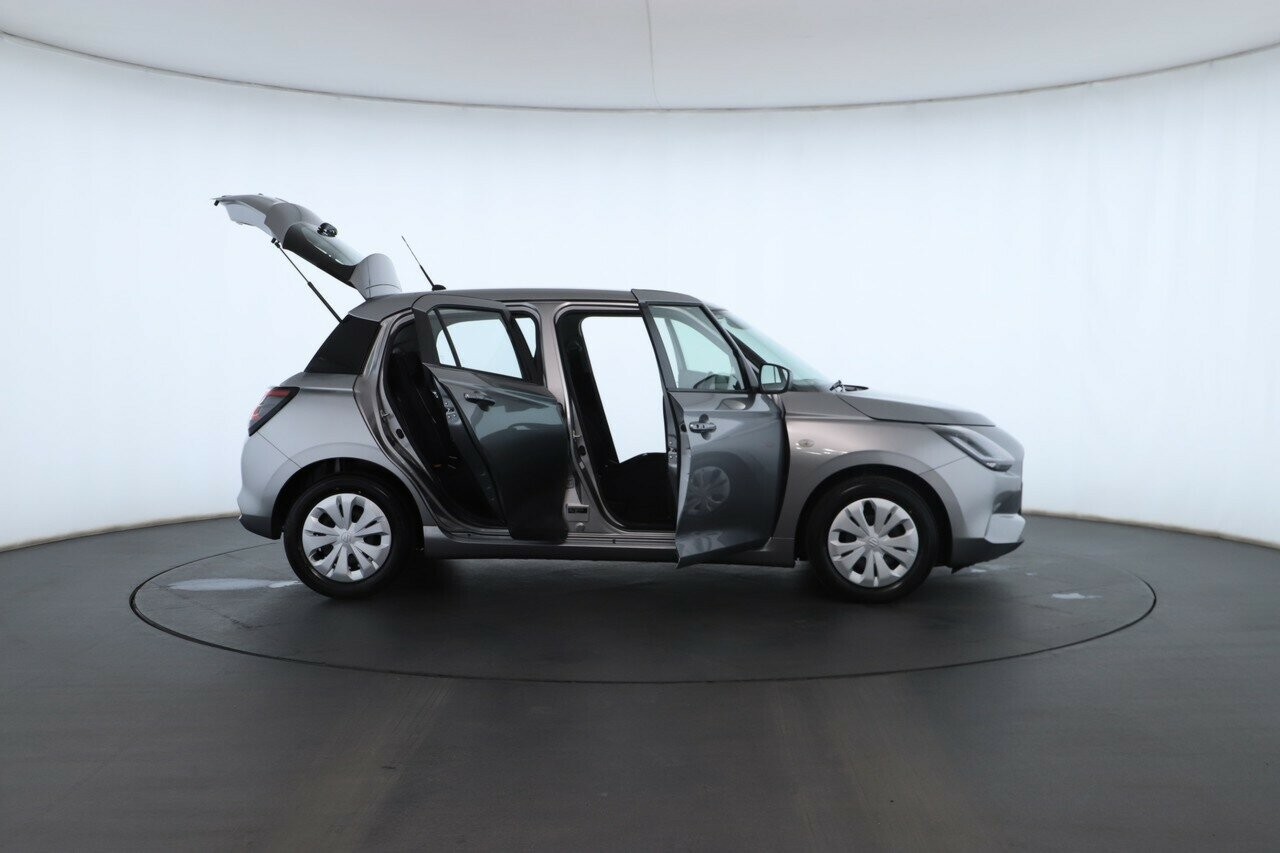 Suzuki Swift image 2