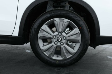 https://vehicle-cdn.autoleague.cloud/15456_4395418_4.jpg