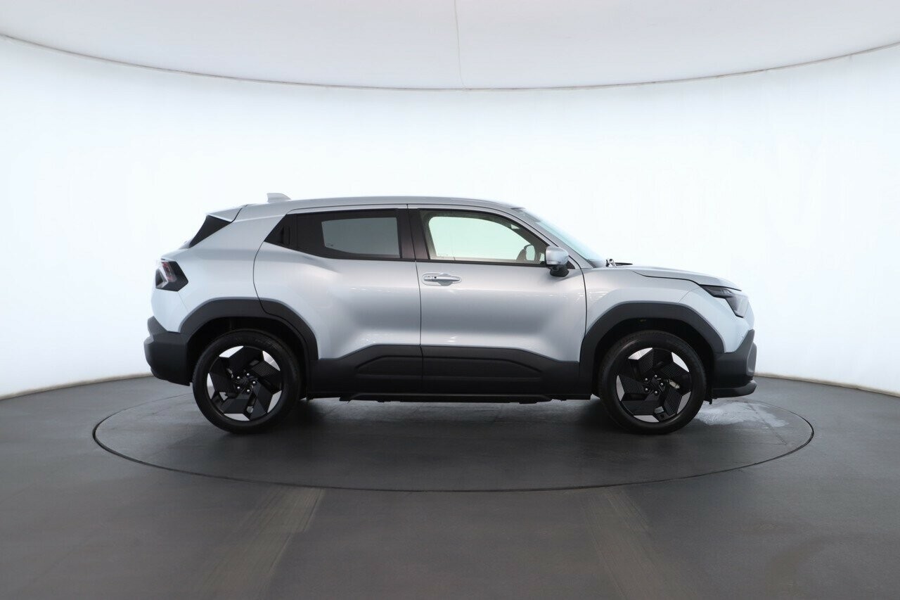 Suzuki E Vitara image 3