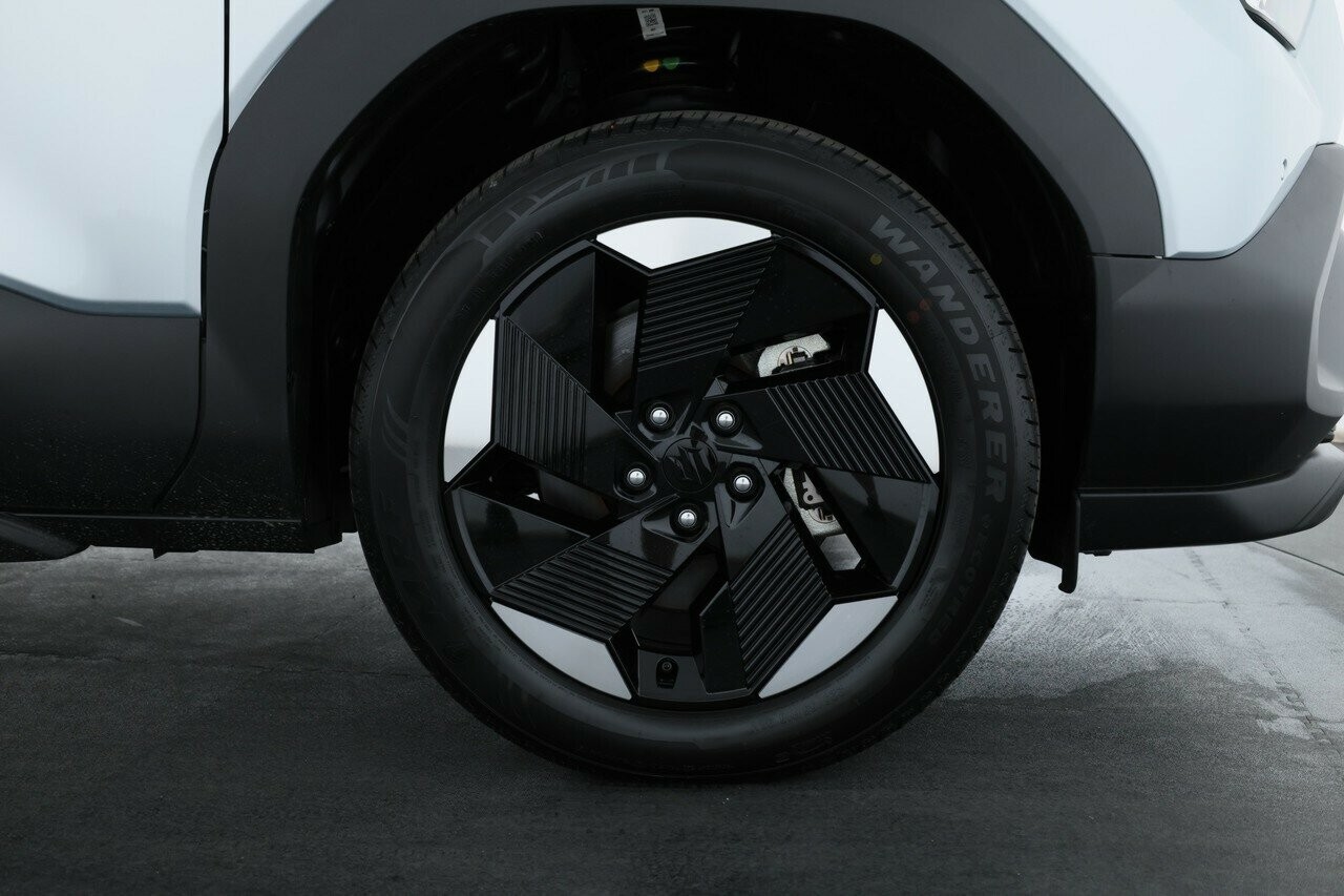 Suzuki E Vitara image 4