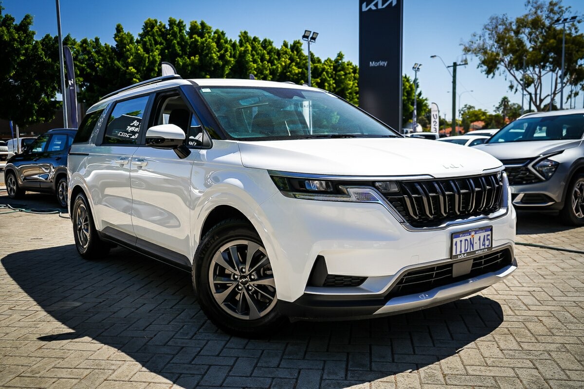 Kia Carnival image 1