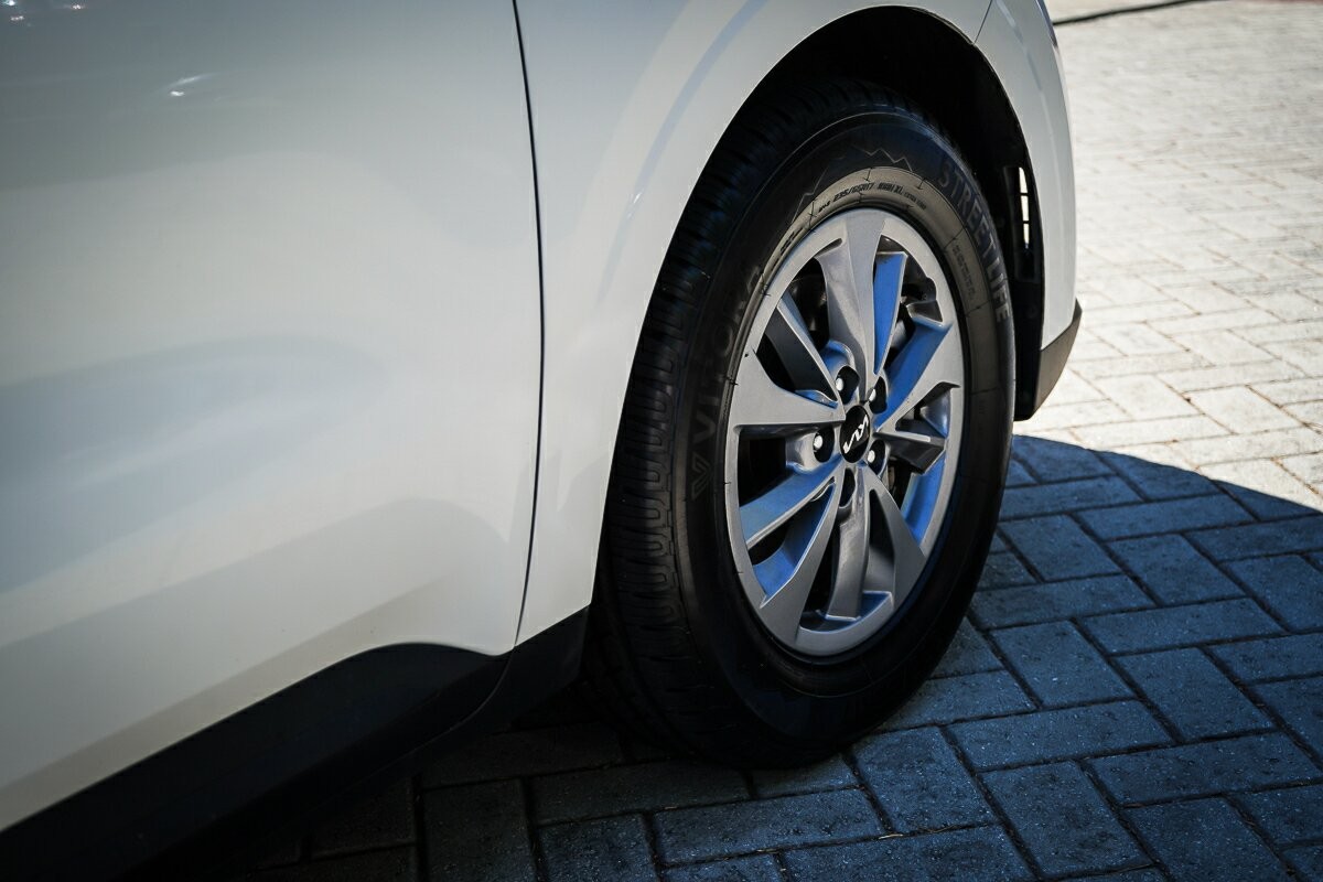 Kia Carnival image 3