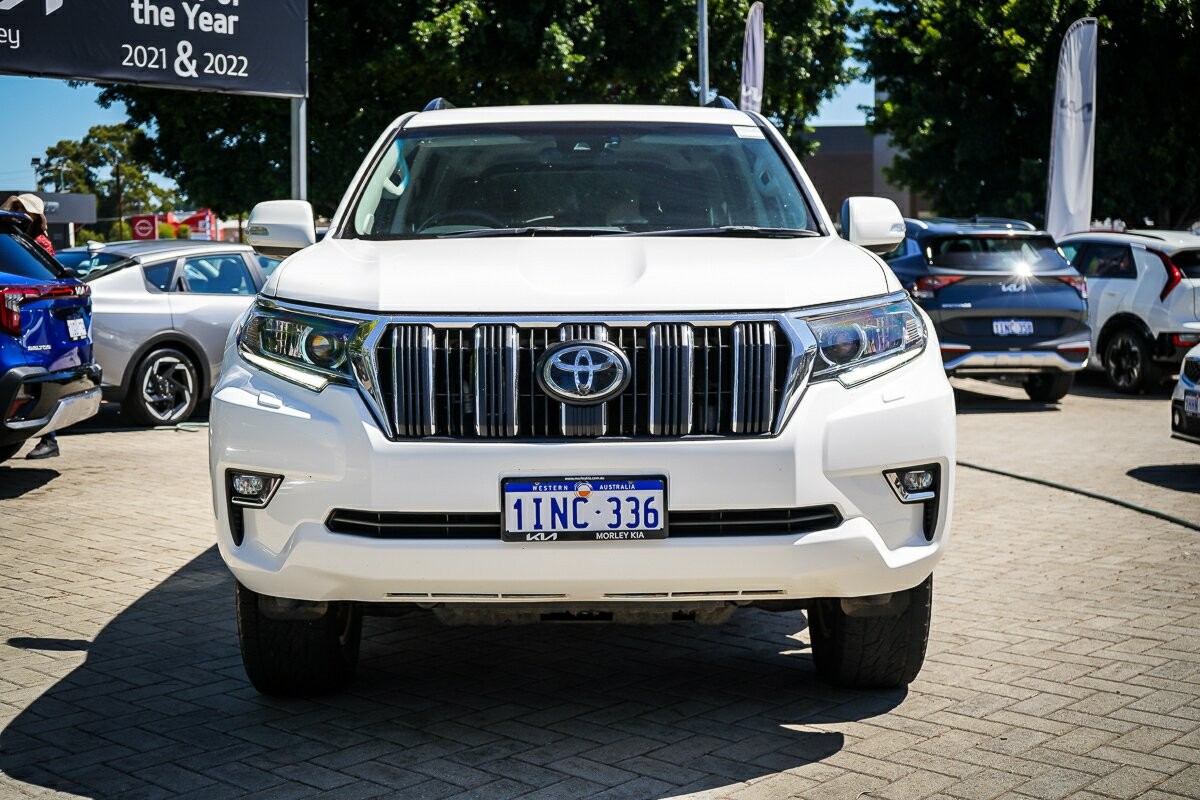 Toyota Landcruiser Prado image 4