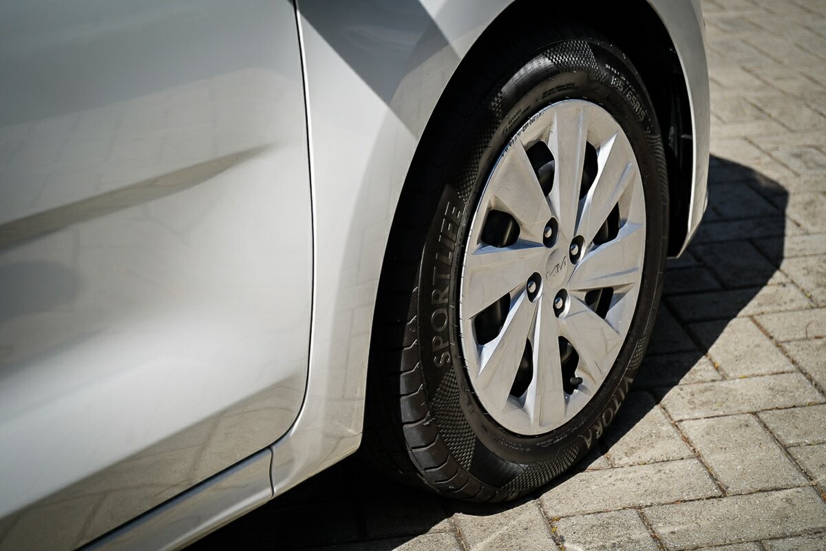 Kia Rio image 3