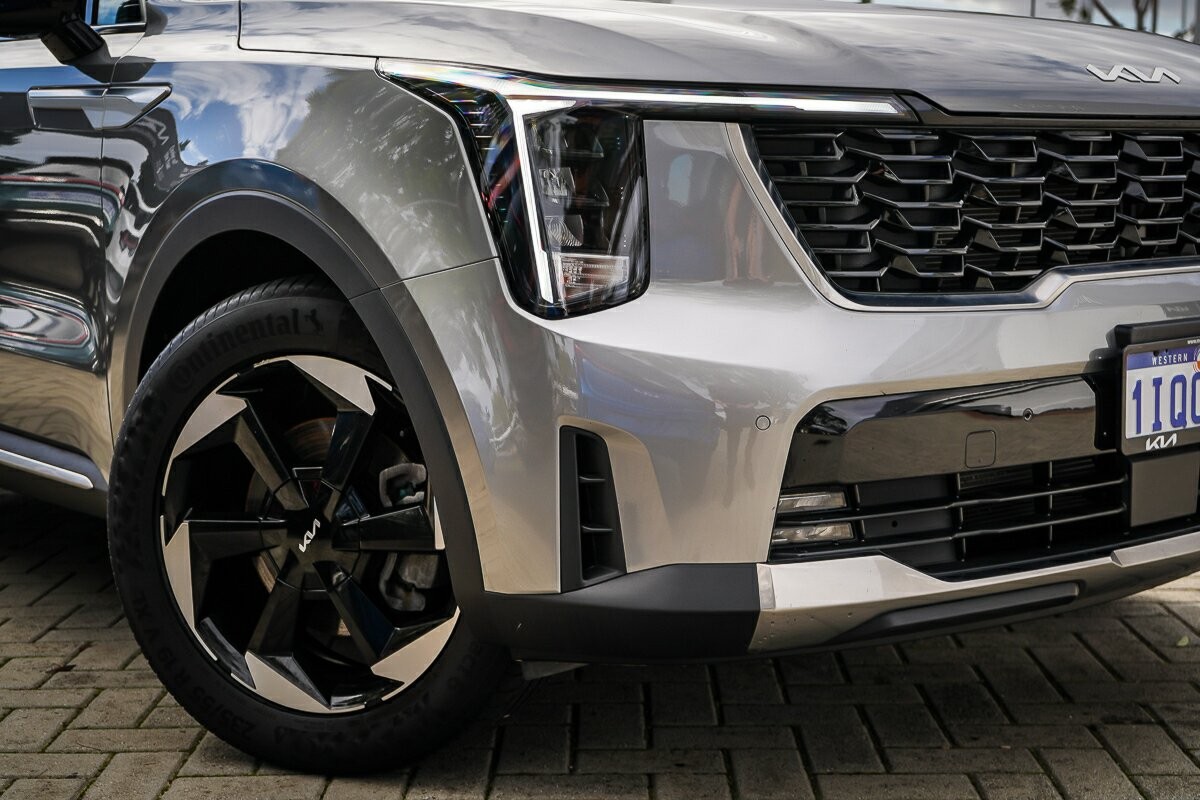 Kia Sorento image 2