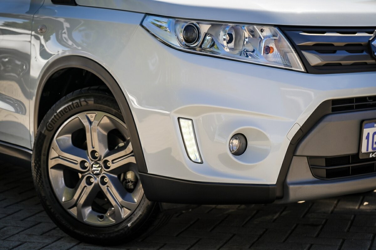 Suzuki Vitara image 2