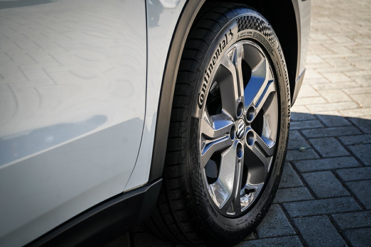 Suzuki Vitara image 3