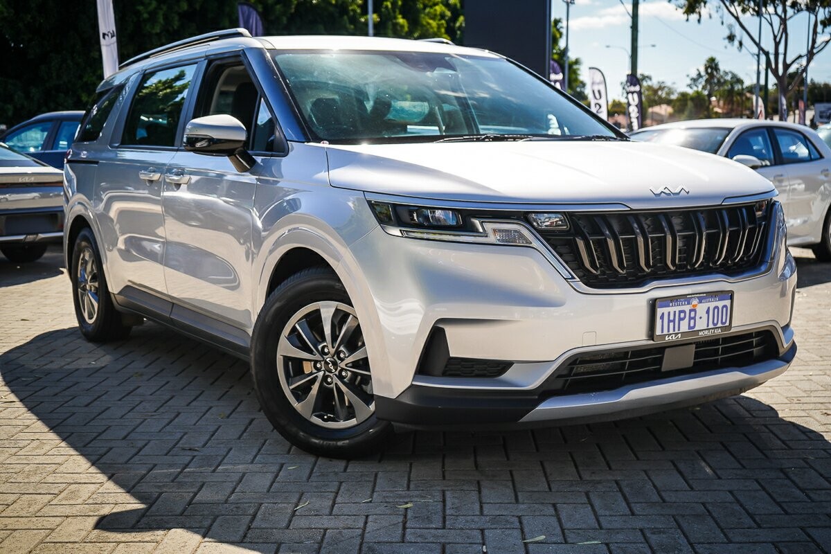Kia Carnival image 1