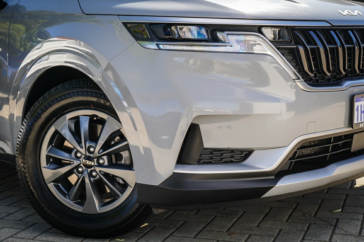 Kia Carnival image 2