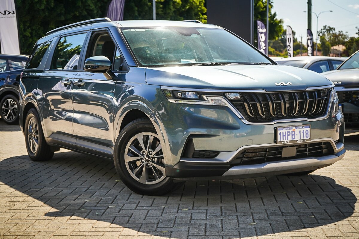 Kia Carnival image 1